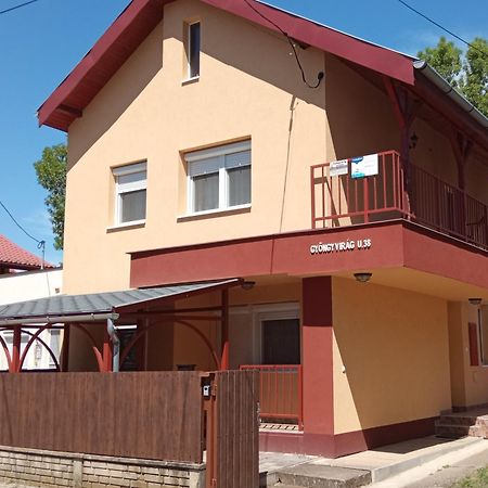 Hajdúszoboszló Gyoengyvirag Apartmanhaz מראה חיצוני תמונה