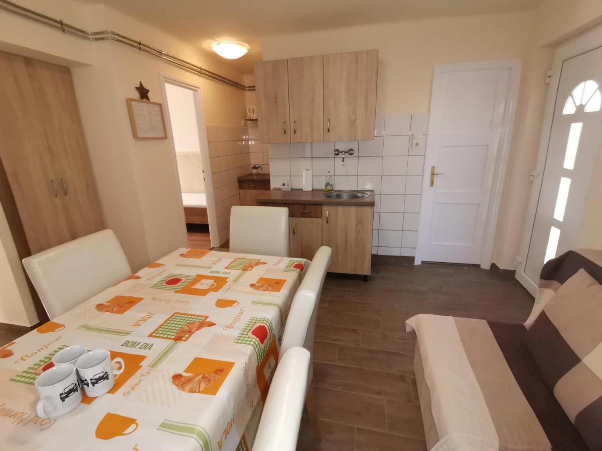 Hajdúszoboszló Gyoengyvirag Apartmanhaz מראה חיצוני תמונה