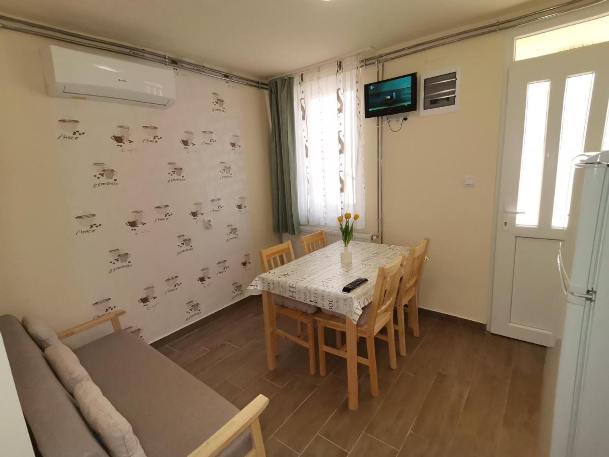 Hajdúszoboszló Gyoengyvirag Apartmanhaz מראה חיצוני תמונה