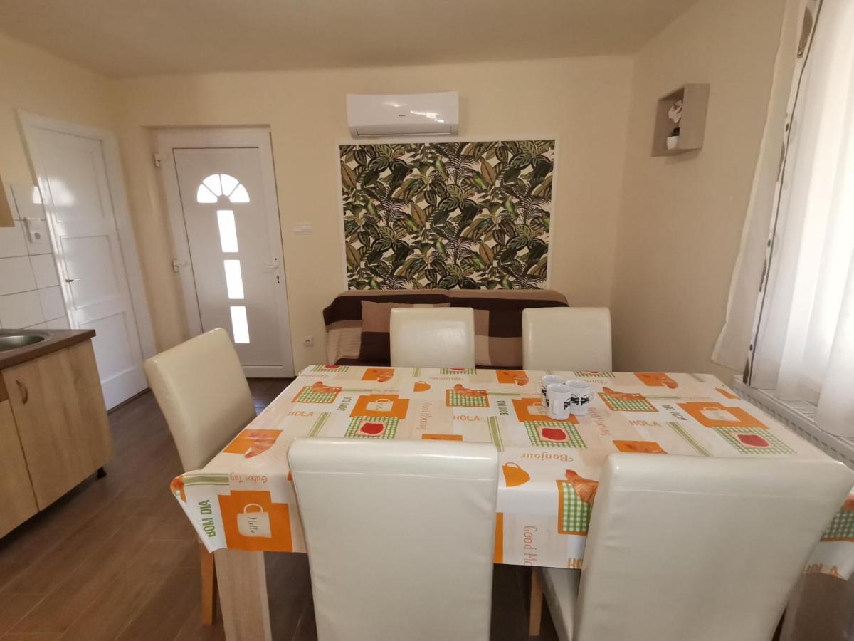Hajdúszoboszló Gyoengyvirag Apartmanhaz מראה חיצוני תמונה