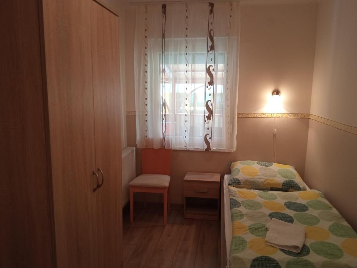 Hajdúszoboszló Gyoengyvirag Apartmanhaz מראה חיצוני תמונה