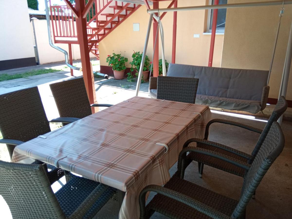 Hajdúszoboszló Gyoengyvirag Apartmanhaz מראה חיצוני תמונה