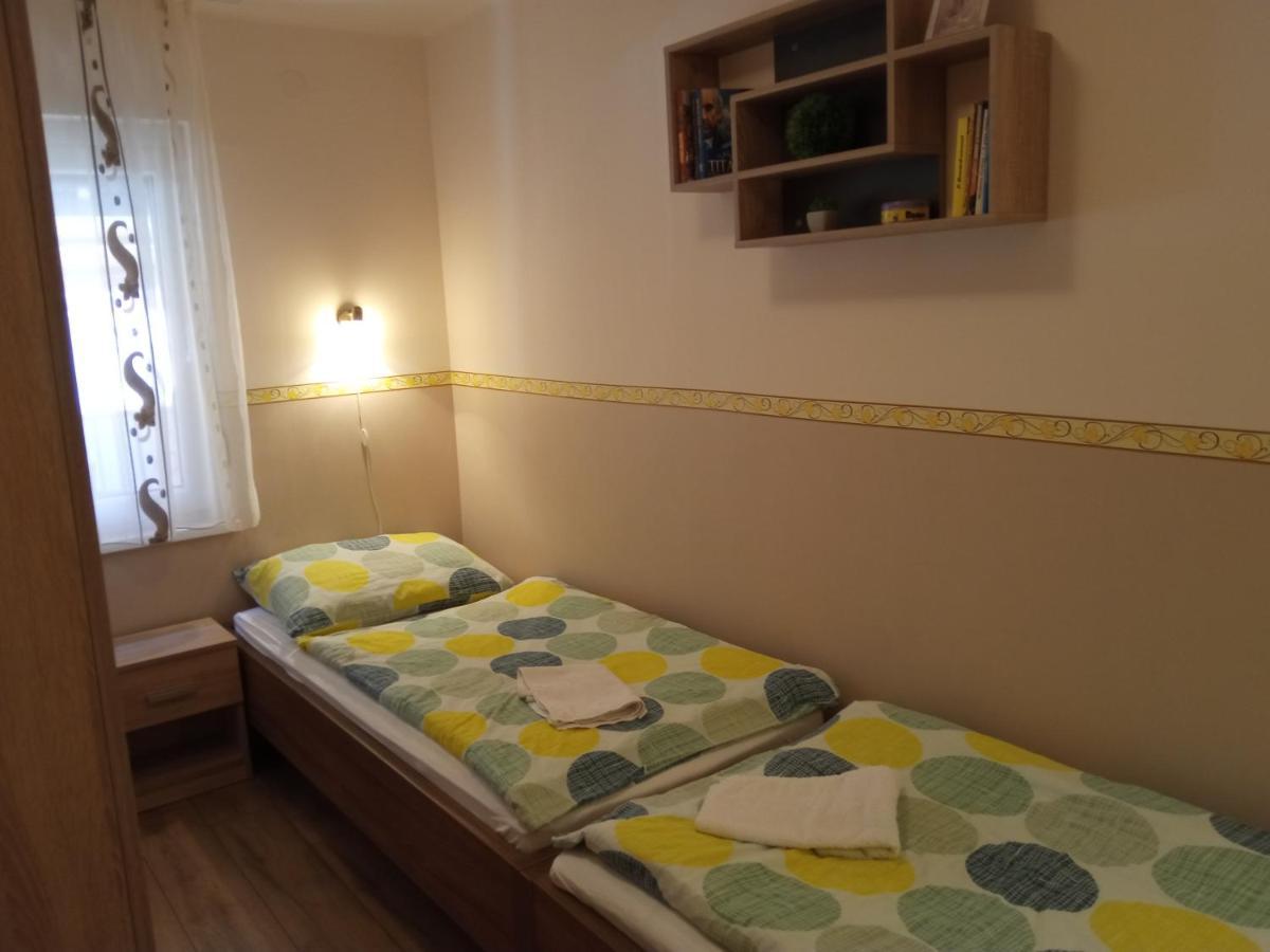 Hajdúszoboszló Gyoengyvirag Apartmanhaz מראה חיצוני תמונה