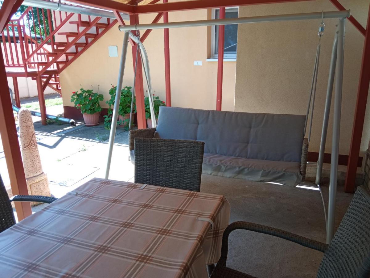 Hajdúszoboszló Gyoengyvirag Apartmanhaz מראה חיצוני תמונה
